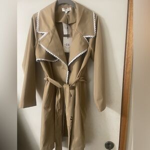 Ellen Reyes Beige w/ White Lace Trim Detail Small/Petite Belted Trench Coat NWT